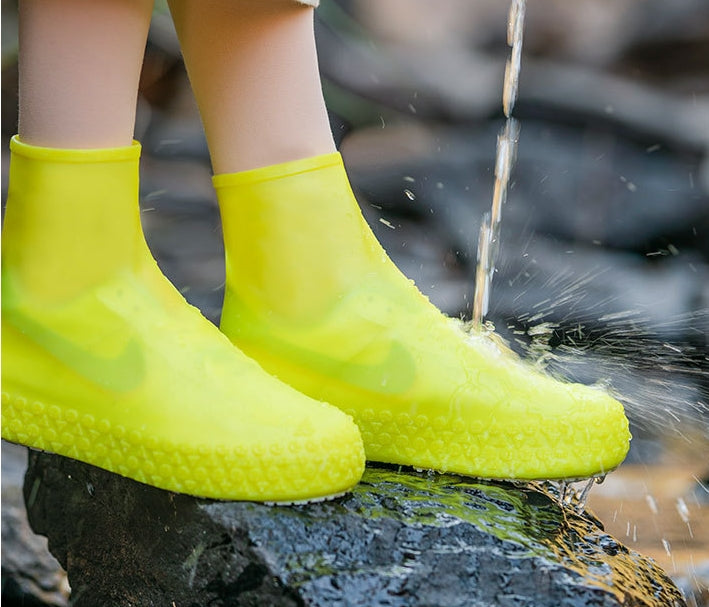 🌧️ Heavy-Duty Waterproof Shoe Covers – Anti-Slip, Foldable & Reusable