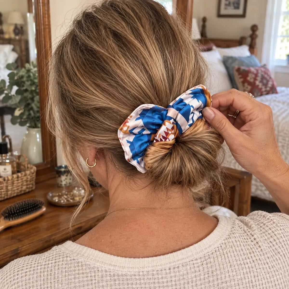 ๐ค Western Print Low-Bun Hair Bow | Easy Everyday Hair Accessory for Country Concerts, Rodeo Days & Casual Looks ๐ค