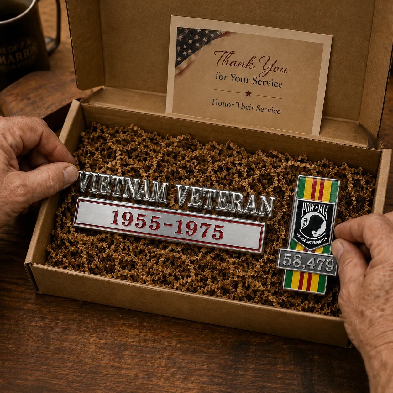 🇺🇸 Vietnam Veteran 1955–1975 Memorial Car Emblem Metal Badge