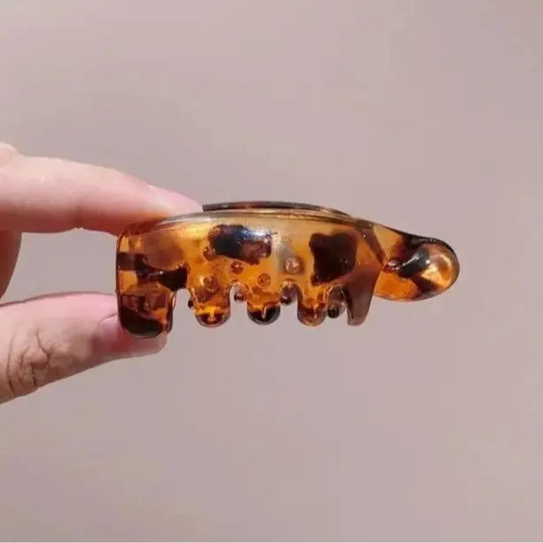 2026 New 4Pcs Mini Leopard Print Banana Hair Clips