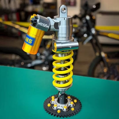 🎁Father's Day Limited Sale🔥Inspired Suspension Shock Absorber Lamp - Adjustable LED Light for Gamers & Car Enthusiasts