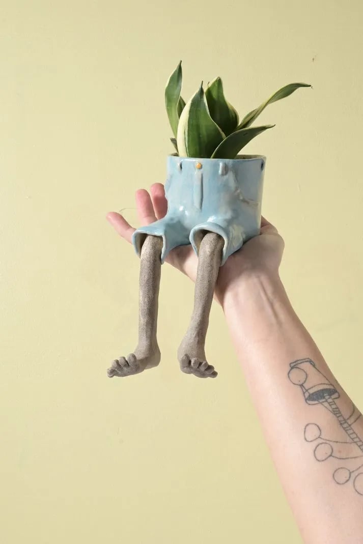 👖 The Hanging Legs Family Whimsical Hanging Legs Planter – Cute & Funny Home Decor