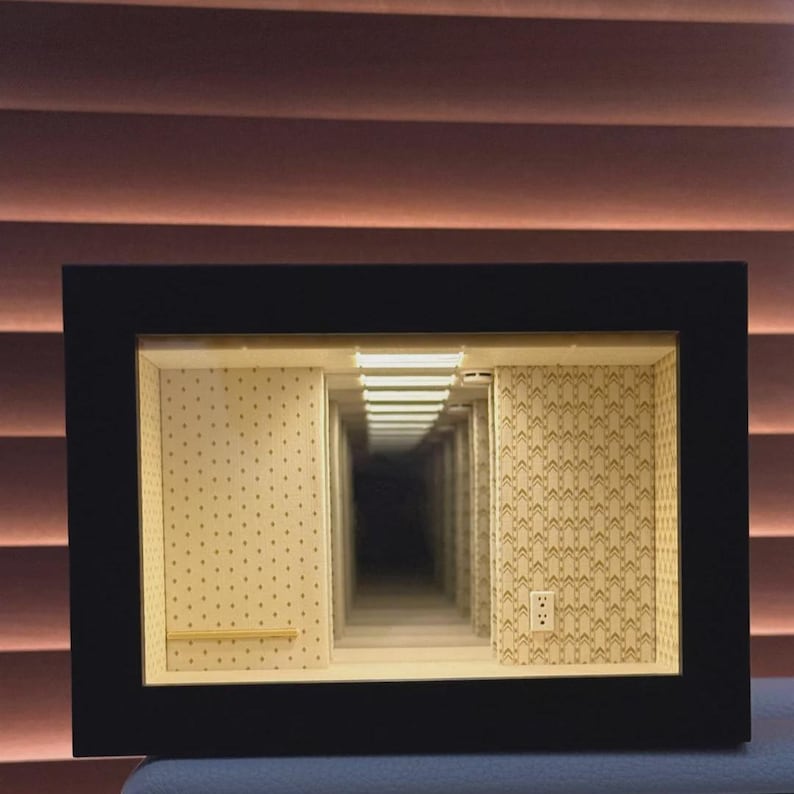 Backrooms Dreamcore Liminal Space Illuminated Mirror Figurine Night Light