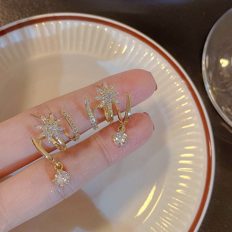 Upgraded version💎2026 NEW STYLE💎Sparkling Claw Earrings for Women，✅ Limited time offer – trendy earrings! Grab your pair before they're gone! 💎👂